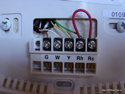 Dometic 3 Wire Thermostat Wiring Diagram from rvroadtrip.us